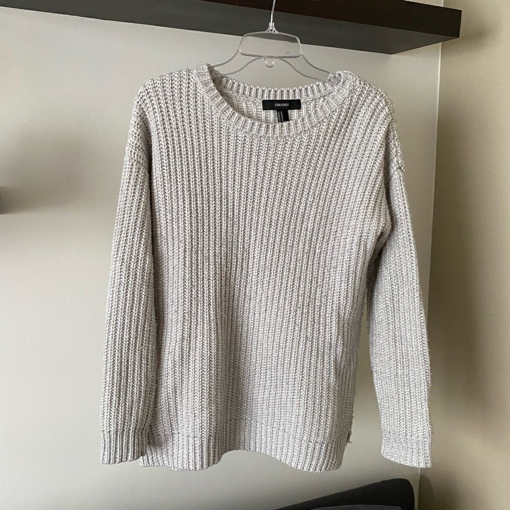 Forever 21 Gray Knit Sweater Size Medium